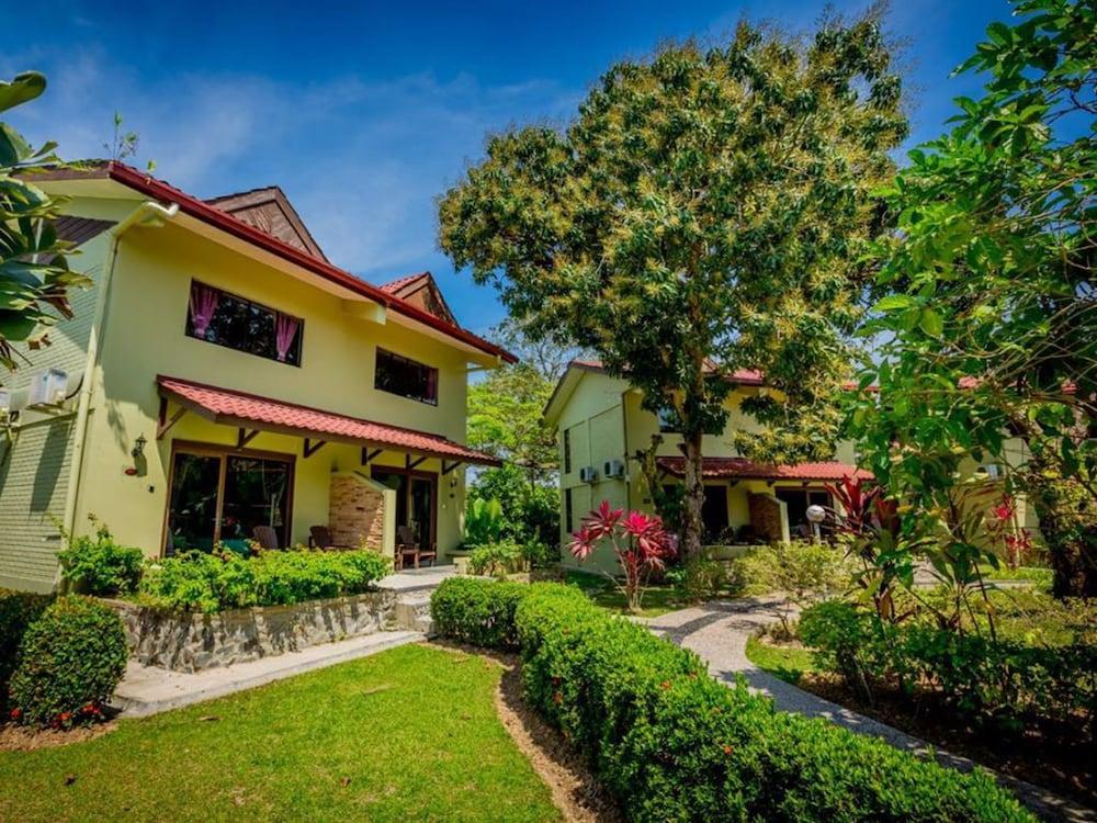 Beringgis Beach Resort & Spa Papar Kültér fotó