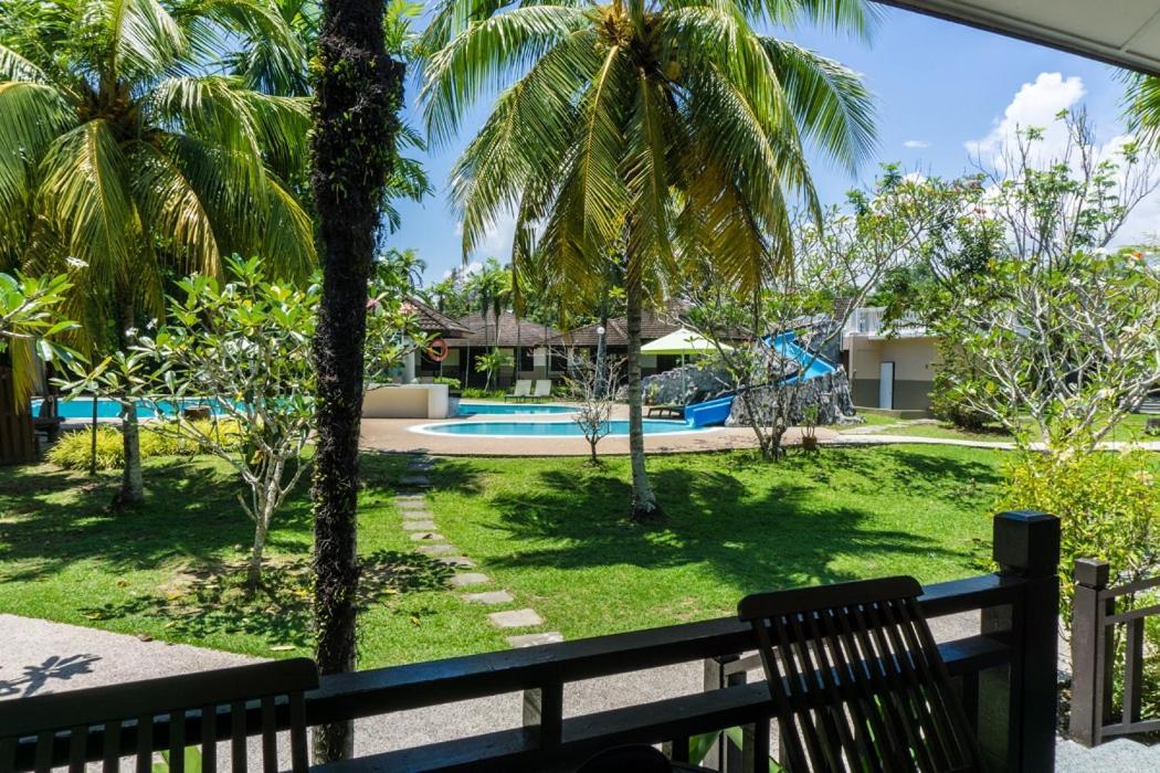 Beringgis Beach Resort & Spa Papar Kültér fotó